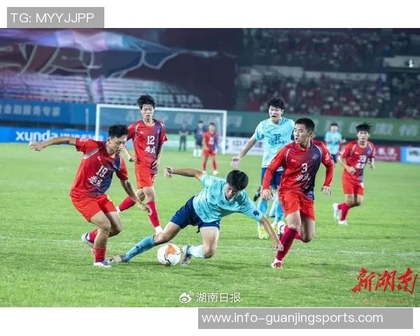 精彩足球壁纸精选让你随时感受绿茵场上的激情与魅力 精彩足球壁纸精选让你随时感受绿茵场上的激情与魅力