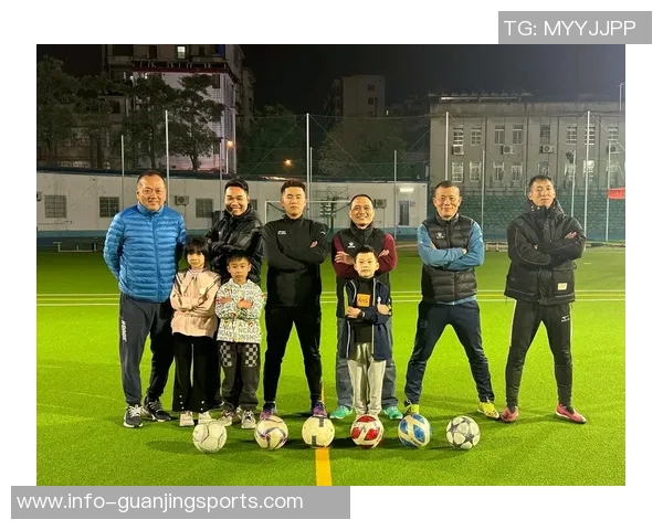 足球比赛中究竟需要多少人参与才能真正展现团队合作与竞技魅力 足球比赛中究竟需要多少人参与才能真正展现团队合作与竞技魅力